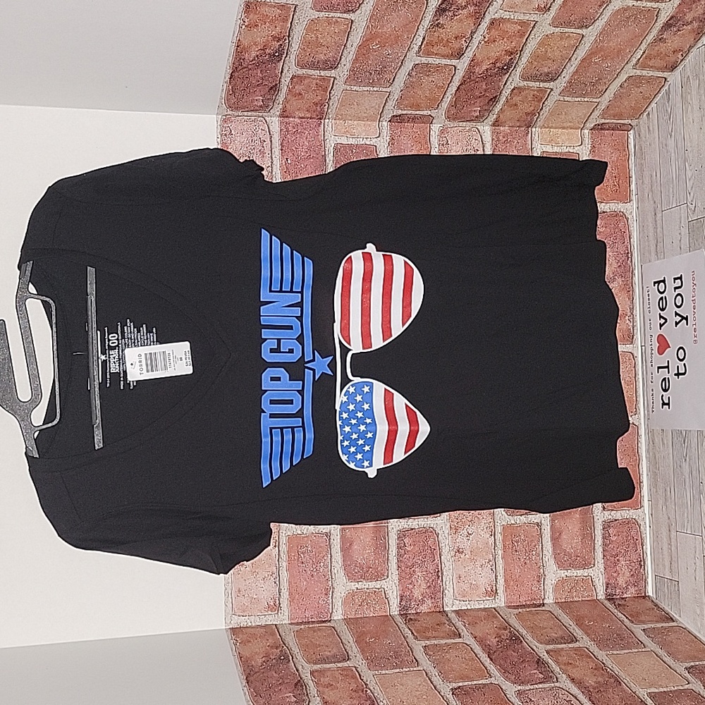 Torrid Black Top Gun Graphic V-Neck tShirt - Size 00